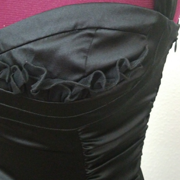 Gorgeous New Silk Dress by Betsey Johnson - Picture 4 of 9